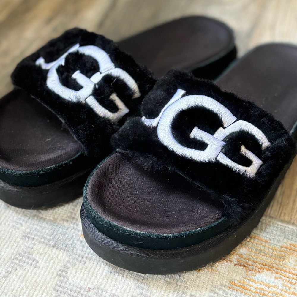 Ugg Fuzzy Slides - image 1